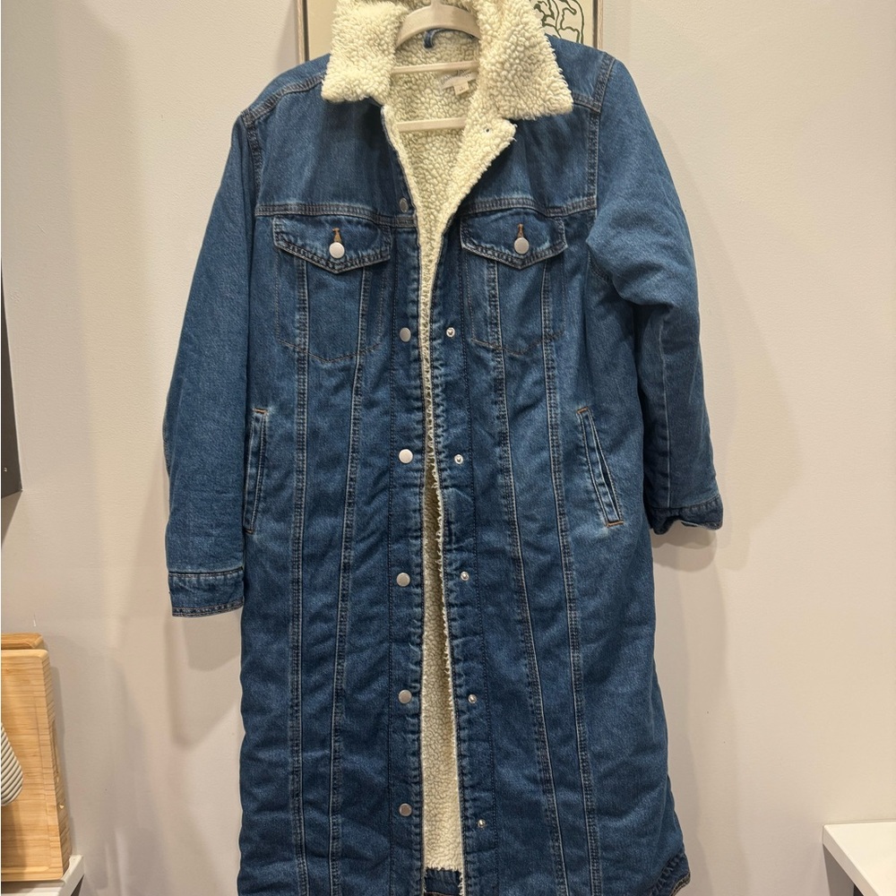 Universal Thread Women's Faux Shearling Long Denim Trucker Jacket Small - USED